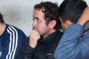 El fotgrafo acusado de abusar sexualmentede una adolescente deber regresar al penal