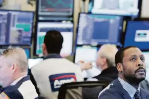 Wall Street cerr con fuertes bajas tras la decisin de la Reserva Federal y la cada en las ventas minoristas