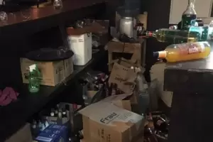 Ordenaron la detencin de la mujer que caus destrozos en el bar de su expareja