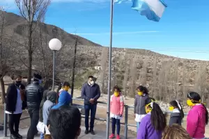 El ministro Gordillo particip del reinicio de clases en la Escuela de Papachacra