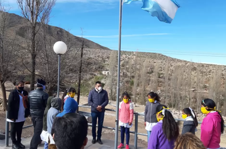 Gordillo en el acto del reapertura del ciclo lectivo.