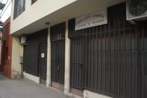 Conciliacin: La vctima acept la devolucin del telfono celular robado por padre e hijo