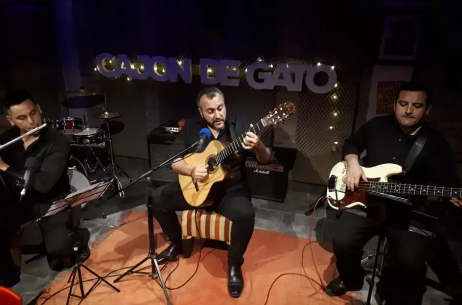 El grupo Hiperb�reos Tango est� integrado por tres talentosos artistas catamarqu