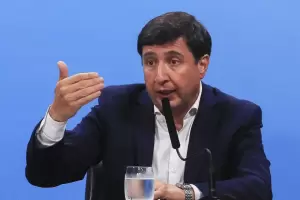 El ministro Daniel Arroyo dio negativo el test de coronavirus