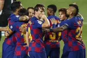 Barcelona venci al Bilbao y qued como nico lder pero Messi deber esperar por el gol 700