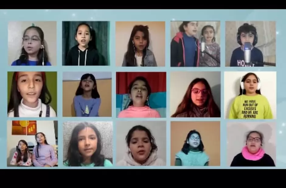 Emotivo homenaje de los ni�os en el cumplea�os de la ciudad.