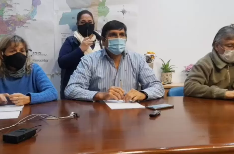 El equipo del COE trabaja en el rastreo de los contactos estrechos.