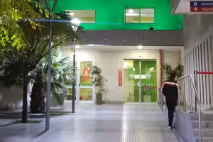 Violencia en un sanatorio: amenaz a una enfermera y golpe a una polica