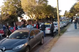 Los taxistas exigen una ayuda econ�mica de 20 mil pesos