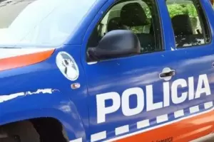 Un auto volc en la Ruta Nacional N33