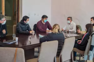 Jalil y el COE analizaron causas del brote de contagios