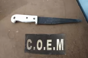 Amenaz� a su pareja con una cuchilla y qued� detenido