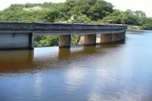 Salieron a pescar y terminaron en el calabozo