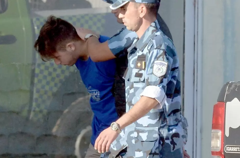 Mximo Thomsen di la patada "asesina"