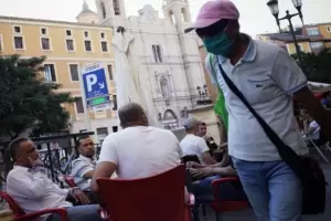 Barcelona volvi al confinamiento voluntario por rebrotes