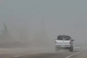 Emitieron una alerta amarilla por vientos fuertes en el interior provincial