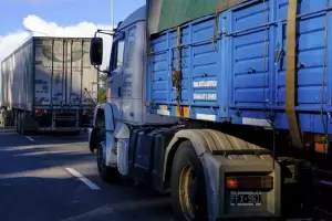Un camionero muri electrocutado por un fuerte temporal en Crdoba
