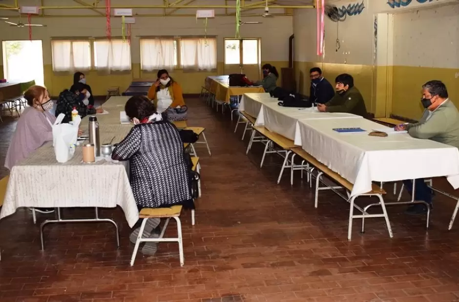 Maestros, de vuelta, pero de Jornada y con distancia.