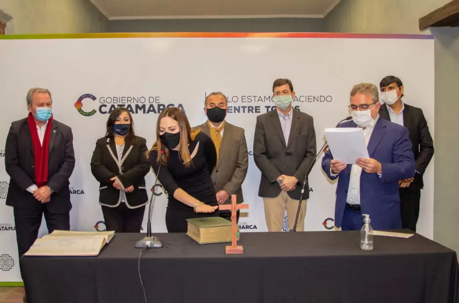 Fernanda �vila jur� como nueva ministra de Miner�a.