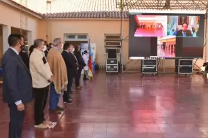 Jalil  y el ministro de Educacin de la Nacin, Nicols Trotta encabezaron el acto de regreso a clases en la provincia