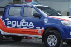 Volc un automvil en La Via y hay un herido