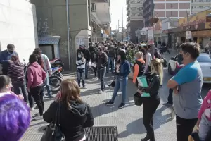 Otra vez, largas filas en el Banco Nacin