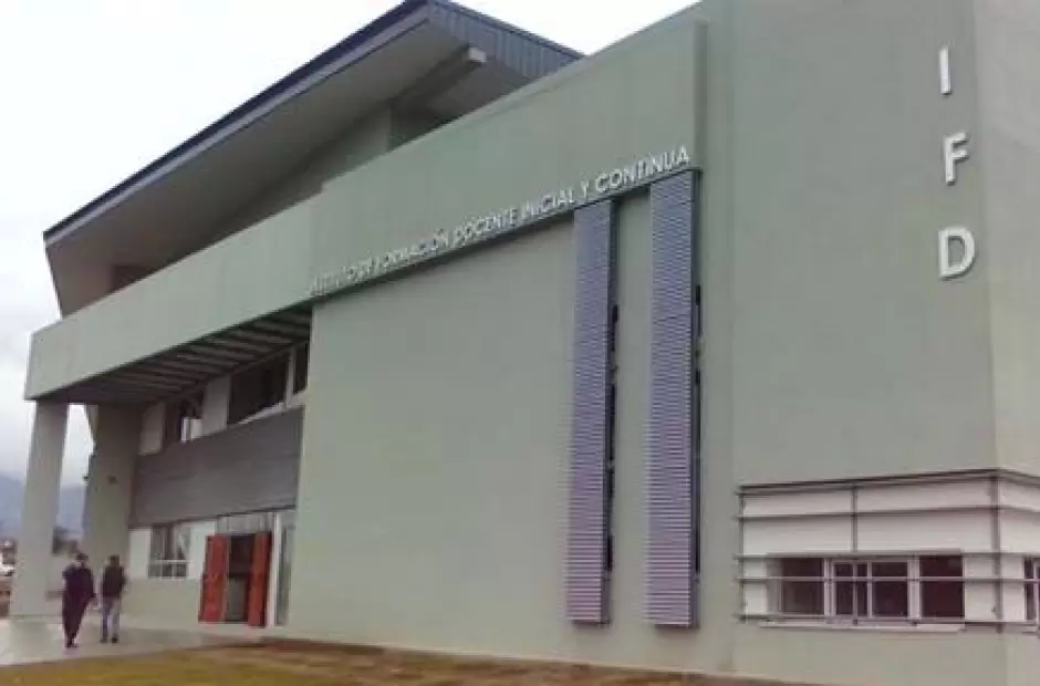 La educaci�n superior, como espacio de salida laboral.