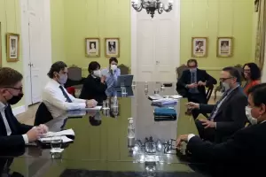 El Gobierno define si avanza con el cuarto IFE para 9 millones de personas o con una ayuda social ms acotada