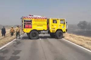 Brigadistas sofocaron el incendio sobre Ruta n 38 y el trnsito fue rehabilitado