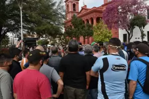 Policas se movilizaron en Plaza 25 de Mayo: presentaron un petitorio solicitando un aumento del 35%