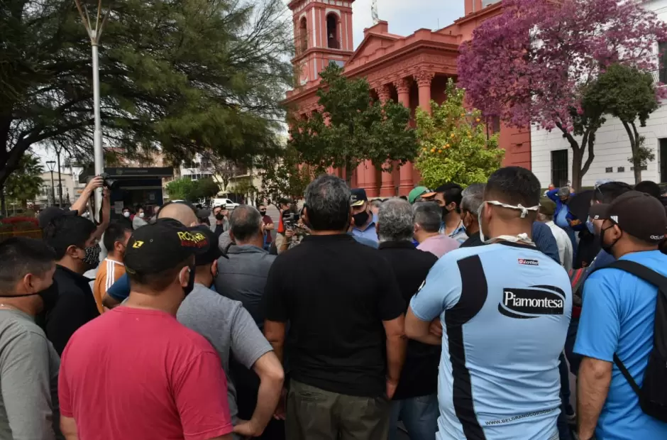 Manifestantes de las fuerzas policiales