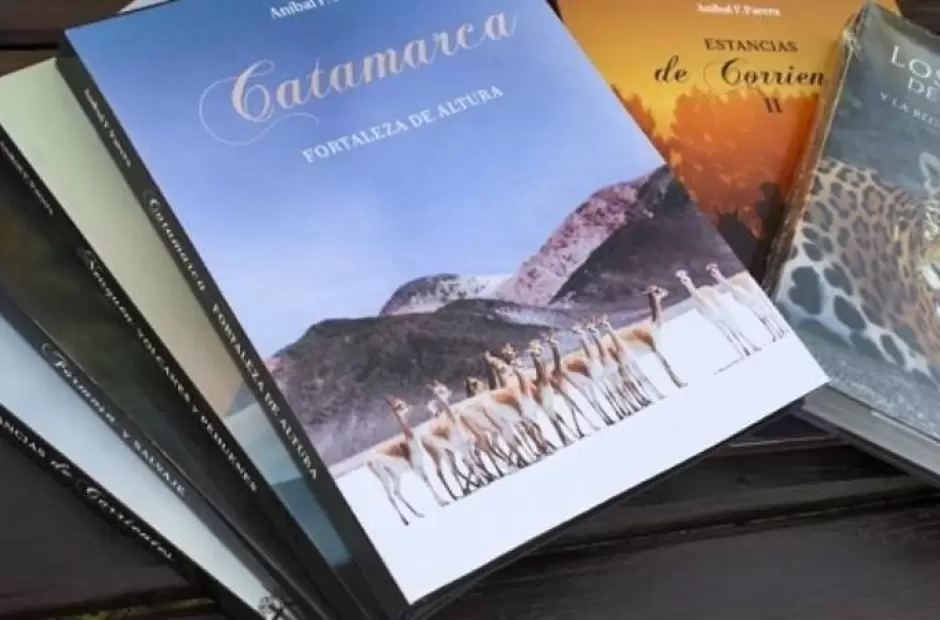 Libro. Paisajes emblem�ticos, que embellecen a nuestra provincia, est�n plasmado