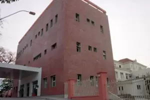 Adolescente sufri un golpe en la cabeza tras caer en el ro y empez a tener convulsiones