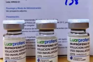 Hay provincias que ordenan tratamientos con ibuprofeno inhalado y los pacientes denuncian maniobras de los laboratorios para impedirlo