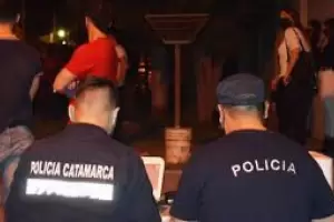 Detienen a un transportista y multan a 48 personas por participar en fiestas clandestinas