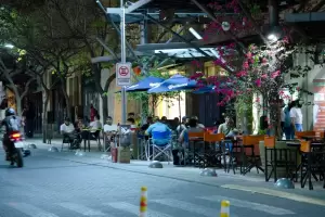 El COE anunci la ampliacin del horario para bares y restaurantes en Navidad y Ao Nuevo