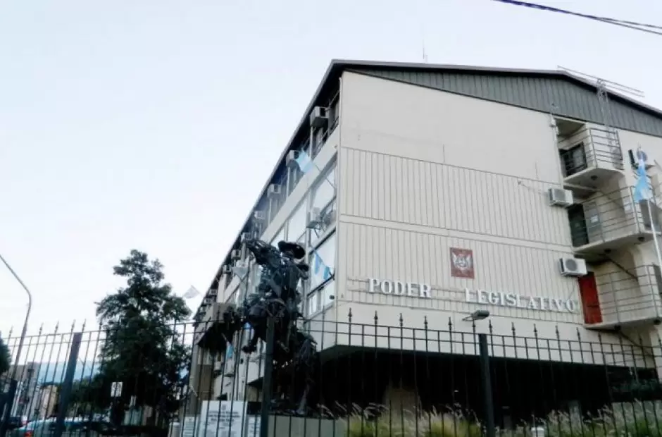 El edificio de la Legislatura fue desalojado por prevenci�n.