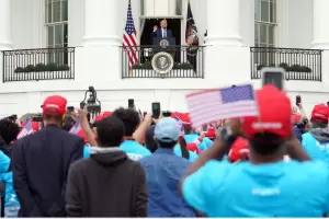 Trump reapareci desde el balcn de la Casa Blanca: "Me siento estupendo"