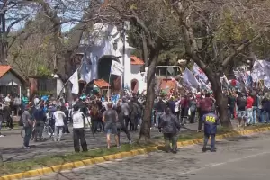 La contramarcha del peronismo: coparon la Quinta de Olivos y hay tensin por la movilizacin opositora