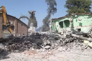 Polmica: a pesar del reclamo, la histrica Manzana de Turismo termin siendo demolida