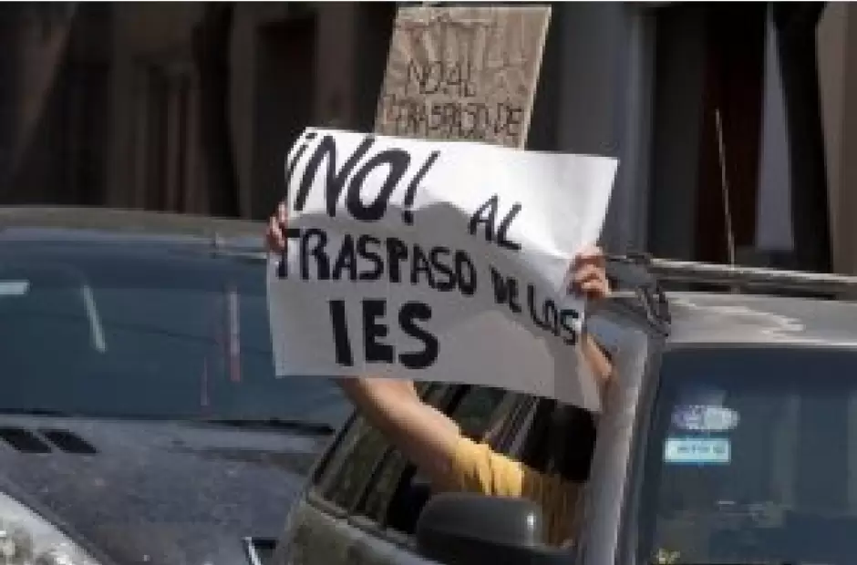 Ayer. Caravana de los IES, en la Capital. /