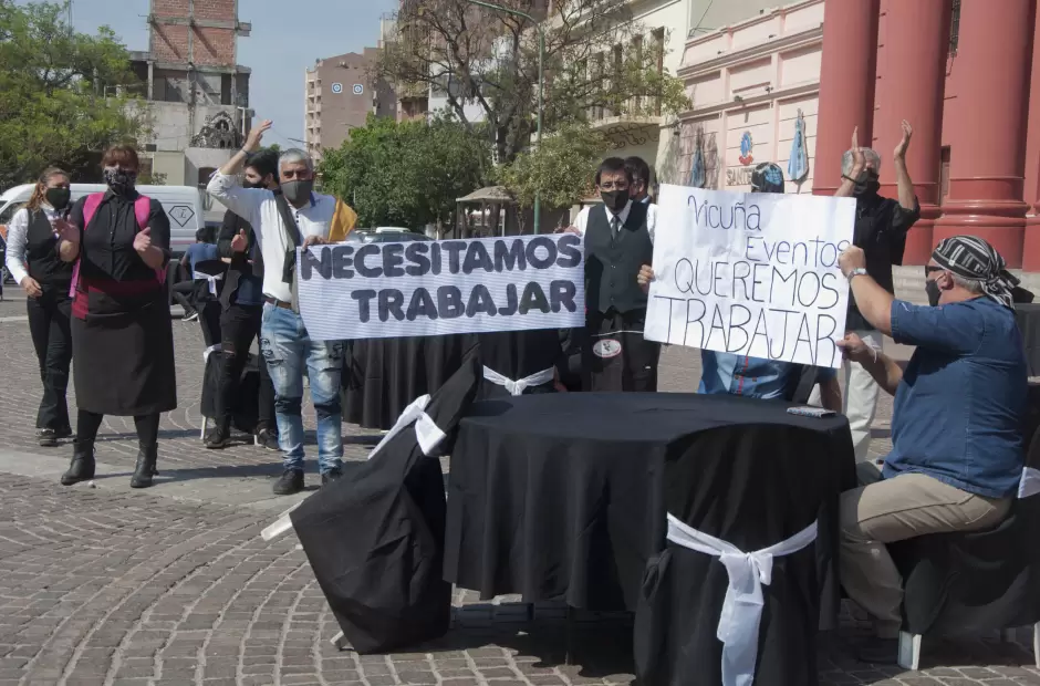 Gastron�micos vuelven a la calle.