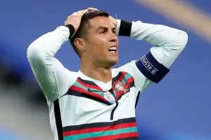 Cristiano Ronaldo acusado de violar protocolo anti Covid por regresar a Italia