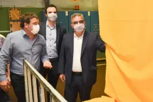 Jalil acompa la inauguracin del nuevo sector de hilandera de la ex Alpargatas