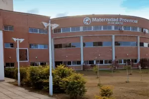 Tragedia: muri un recin nacido en la Capital tras ser dado a luz en una vivienda