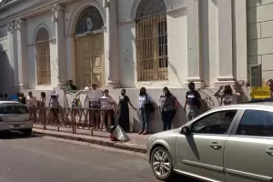 Interna en el IES Clara J. A