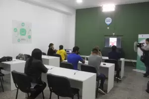 Traspaso de los IES: Reunin virtual con estudiantes de Fiambal