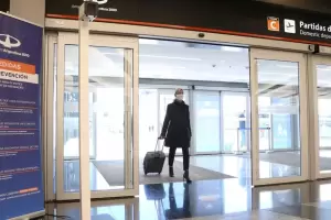 Extienden eleccin entre PCR o cuarentena para quienes regresen al pas