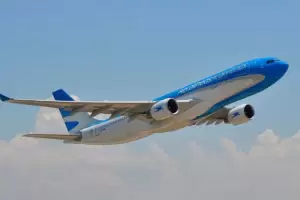 Aerol�neas Argentinas implementa recargos por combustible en sinton�a con el mercado global