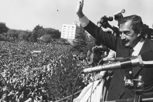 Se cumplen 37 a�os de la vuelta de la democracia: historia y memoria